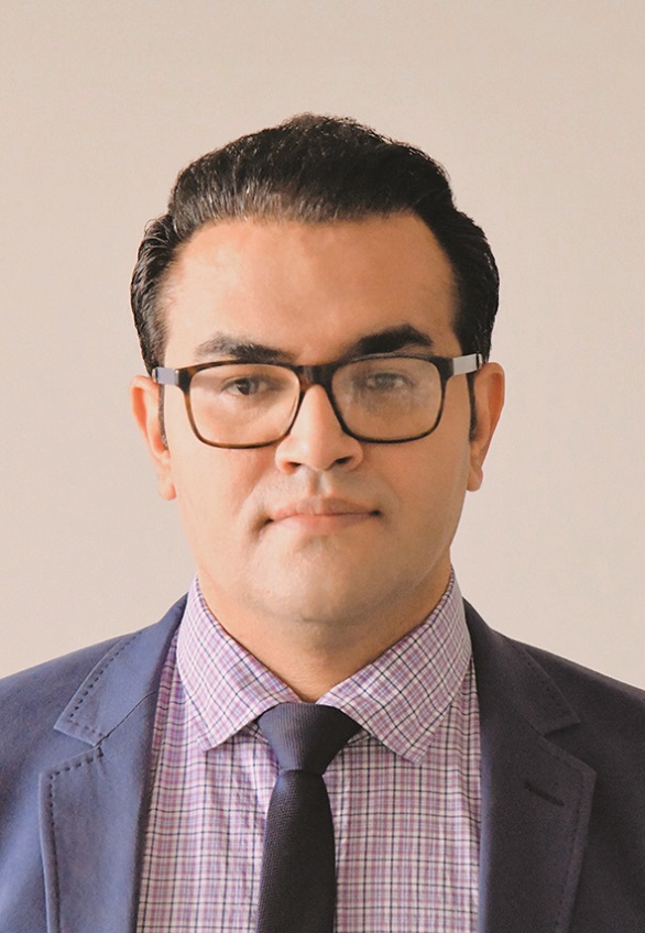 Dr. Farhad Aslani
